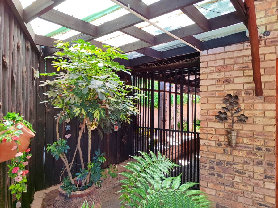 3 Bedroom Property for Sale in Wilkoppies North West
